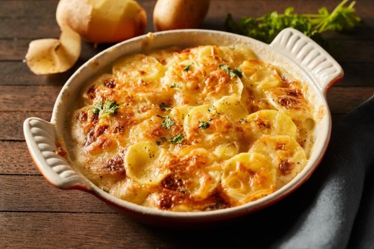 صينية بطاطس بالدجاج الكريمي