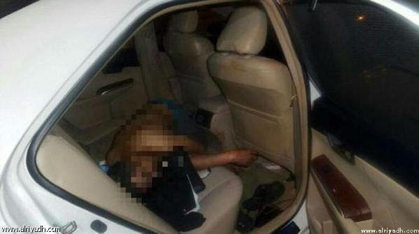 العثور على جثتين داخل سيارة بالفجيرة
