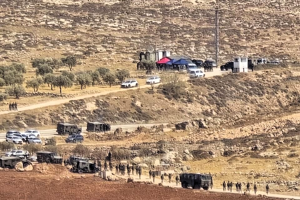 الاحتلال يحقق ميدانيا مع العشرات في المغير ودير أبو مشعل
