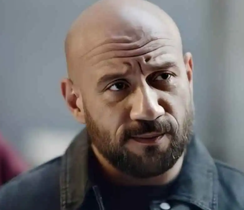 بعد الانفصال ..  هل سجل أحمد مكي مخاوفه في 3 أغنيات؟   
