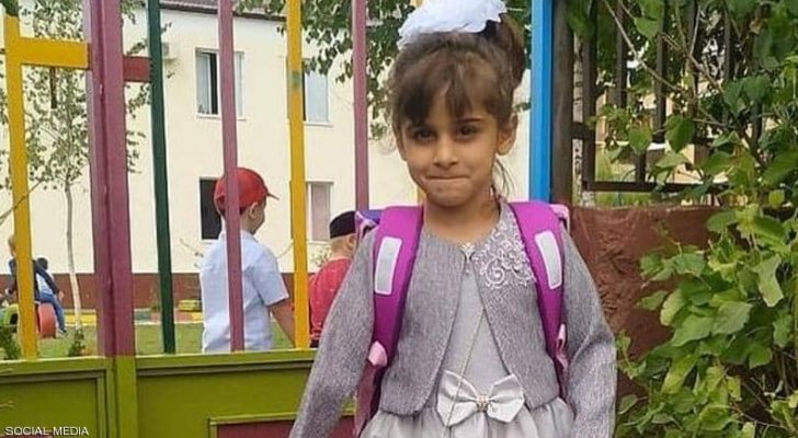 بسبب "خالتها المتوحشة" ..  عائشة طفلة روسية فقدت ذراعها من شدة الضرب ..  تفاصيل مؤلمة