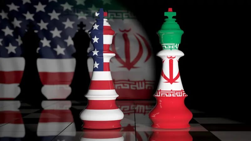 تراجع ترمب عن ضرب إيران يسلط الضوء على انقسامات الصقور والمستشارين في الإدارة الأمريكية 