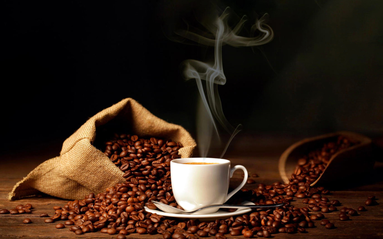 ماذا يحدث لجسمك عند الإفراط في شرب القهوة؟