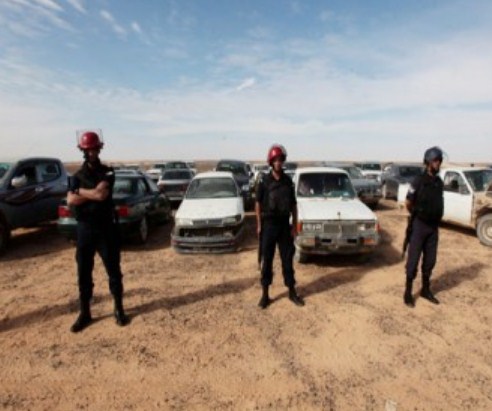 قوات لواء الصحراء تلقي القبض على (20) مطلوباً في منطقة الحسين التنموية 