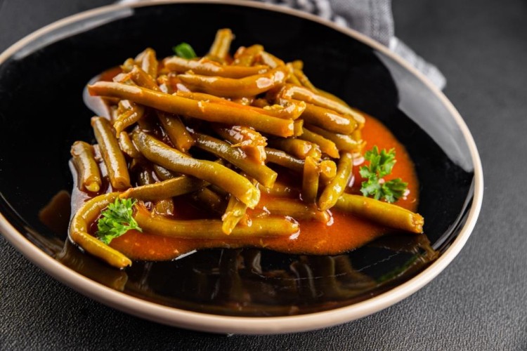 الفاصوليا الخضراء بالزيت والبندورة