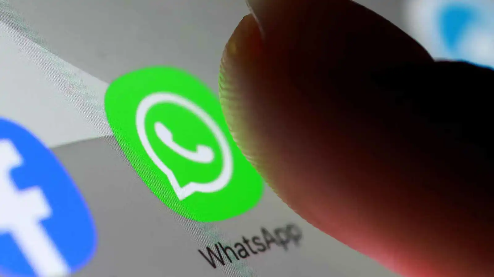 بالوصول المباشر ..  واتساب يختبر زرًا جديدًا على أيفون لتسهيل البحث