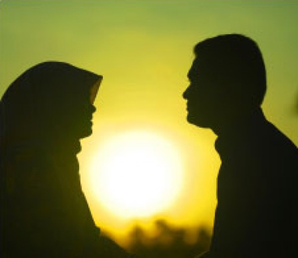 متى يحق للزوجة رفض خدمة ضيوف زوجها؟