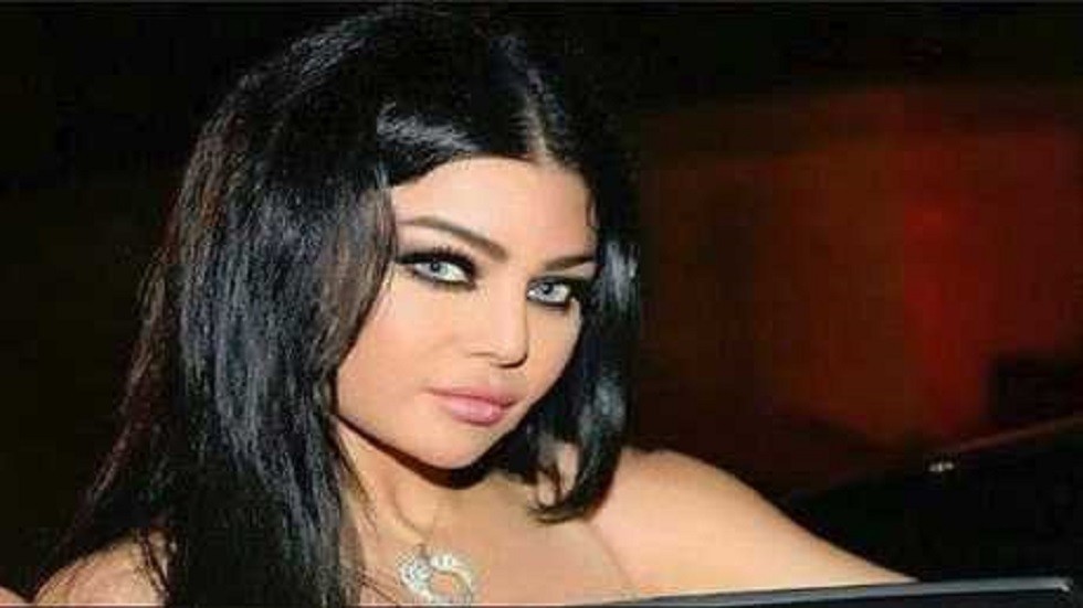 هيفاء وهبي تفتخر باستضافة "الأصلع" لها