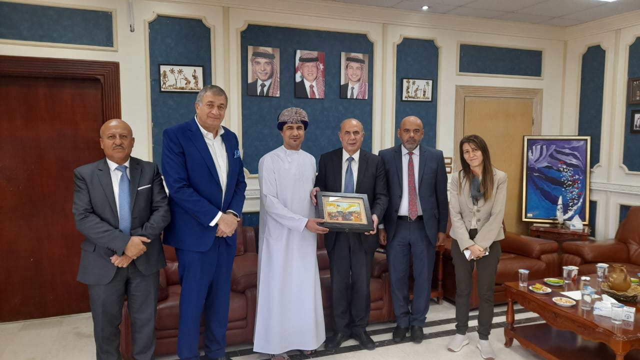 الملحقية الثقافية في السفارة العمانية في زيارة لجامعة فيلادلفيا