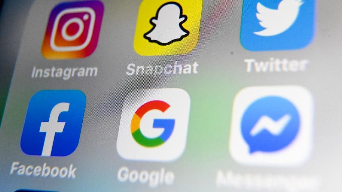سناب شات يلتحق بمنصات أخرى ..  ويغلق حساب ترمب نهائياً