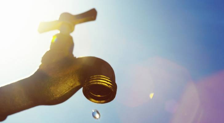 وزير مياه أسبق يحذر الأردنيين: أنتم مهددون بفقدان كميات من حصصكم المائية هذا الصيف 