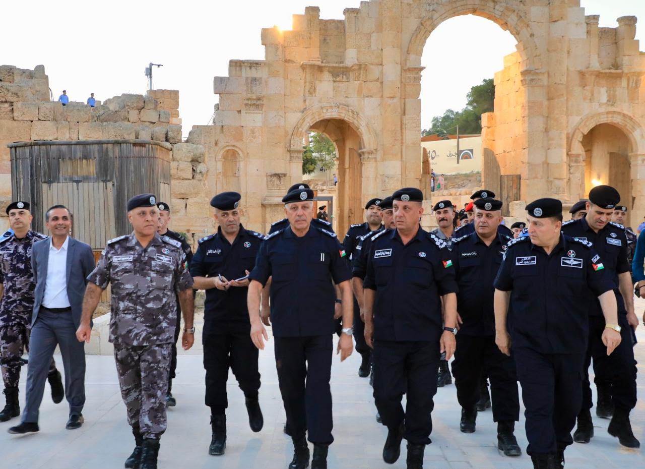 المعايطة يتفقّد موقع مهرجان جرش، ويطّلع على جاهزية الخطط الأمنية لتأمين فعالياته وتقديم الخدمات الأمثل لمرتاديه