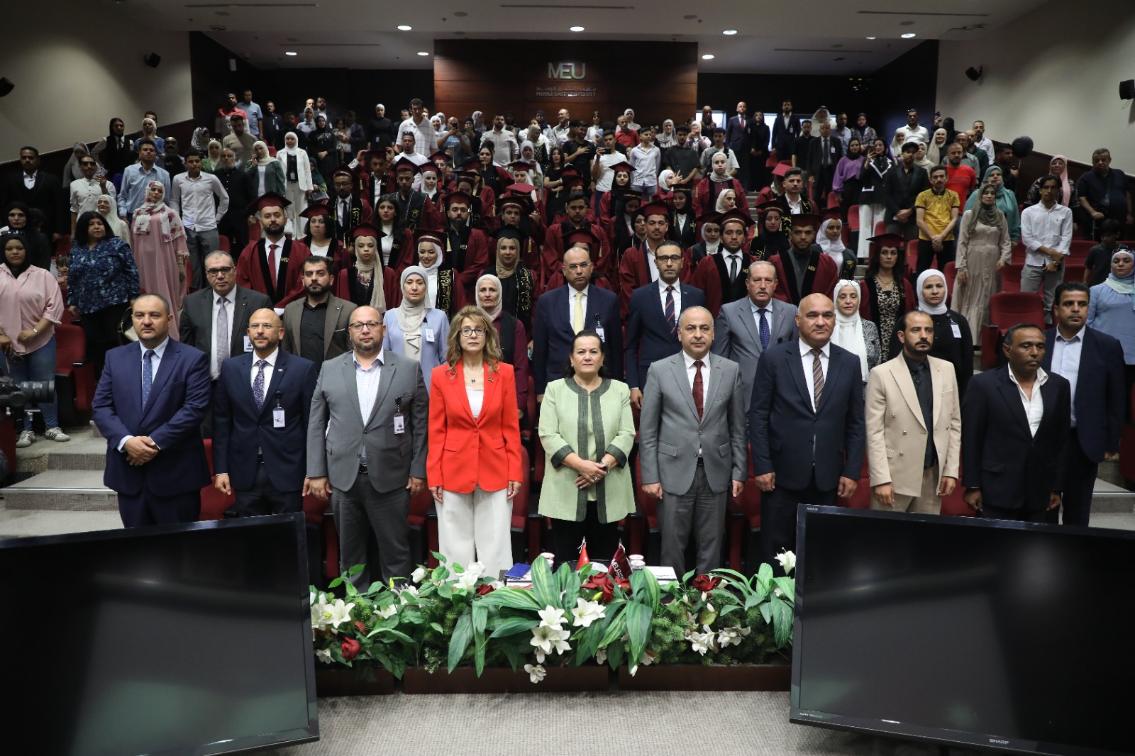 برعاية سمو الأميرة سناء عاصم ..  جامعة الشرق الأوسط تحتفل بتخريج طلبة الدبلومات والدورات التدريبية