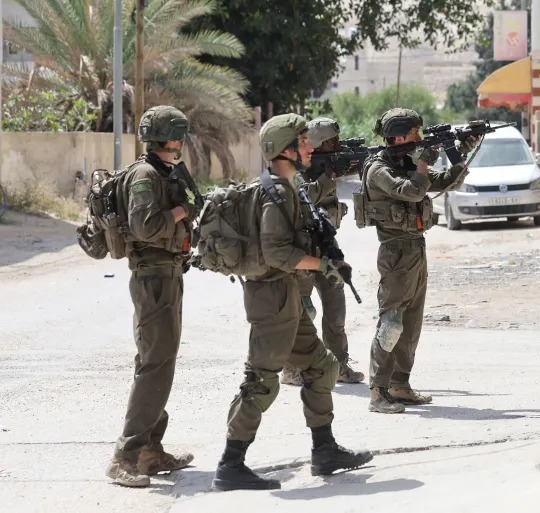 8030 أسيرا فلسطينياً في سجون الاحتلال منذ "طوفان الأقصى"