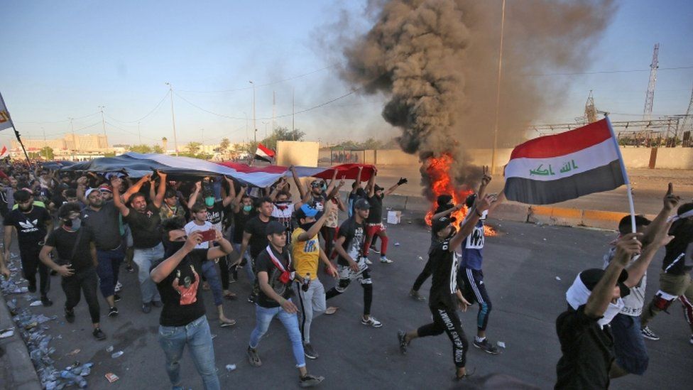 العراق  ..  سقوط 3 قذائف صاروخية في وسط بغداد