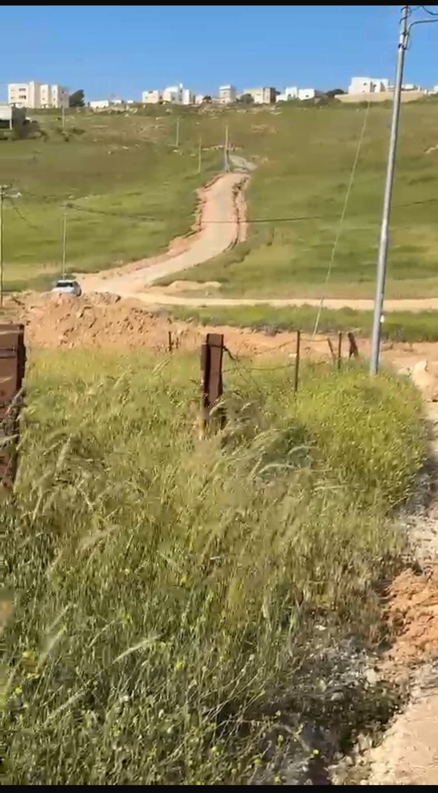 الكرك  .. ‏مواطنون  يطالبون بفتح الطريق المؤدي من الثنية إلى المرج بعد إغلاقه لمدة شهر  ونص  .. فيديو