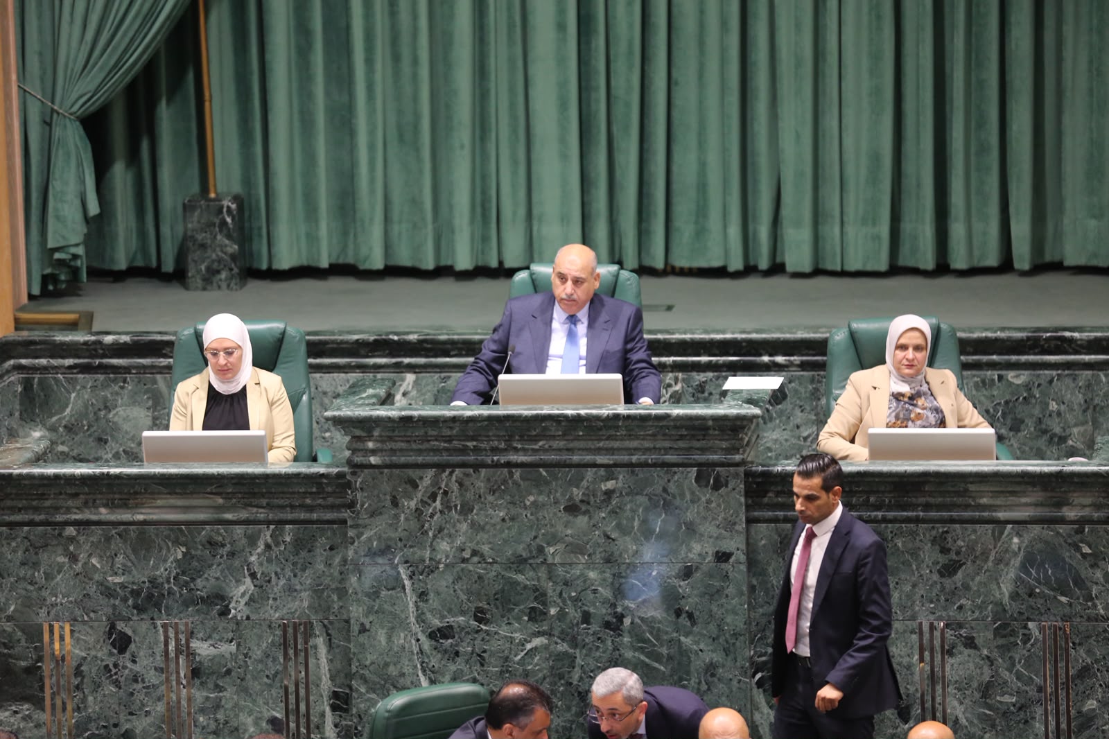  مجلس النواب يصوت بالاغلبية على تحويل قانون الإدارة المحلية إلى اللجنة الإدارية 
