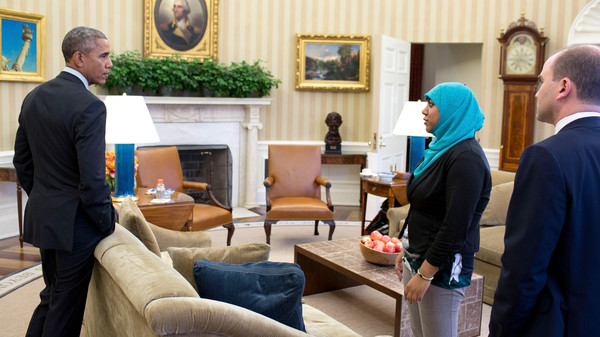 من هي رومانا المحجبة في البيت الابيض؟  ..  صور