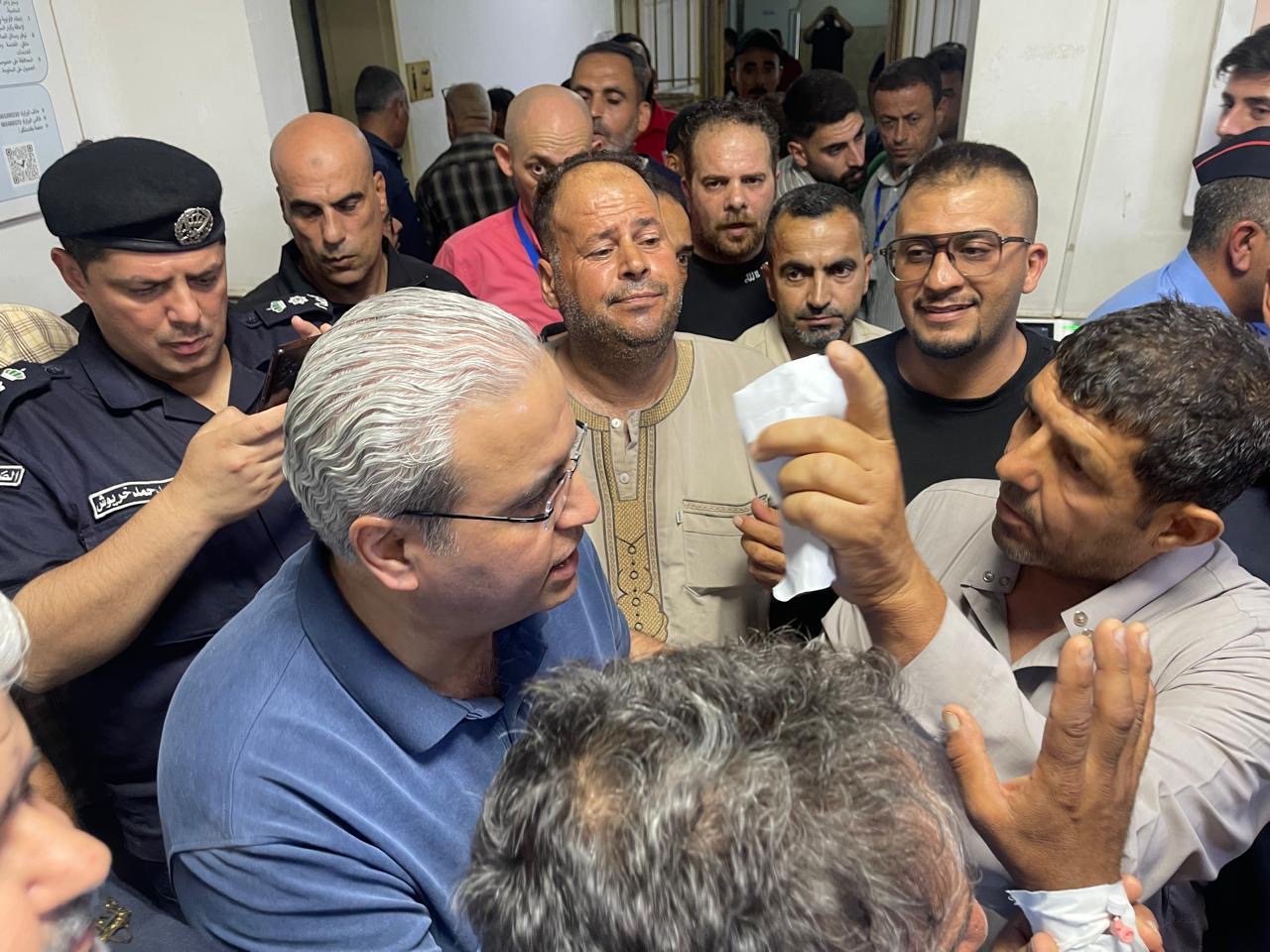بعد نشر سرايا  .. وزير الصحة: مولدات مستشفى الزرقاء عملت فور انقطاع الكهرباء دون تأثير على المرضى