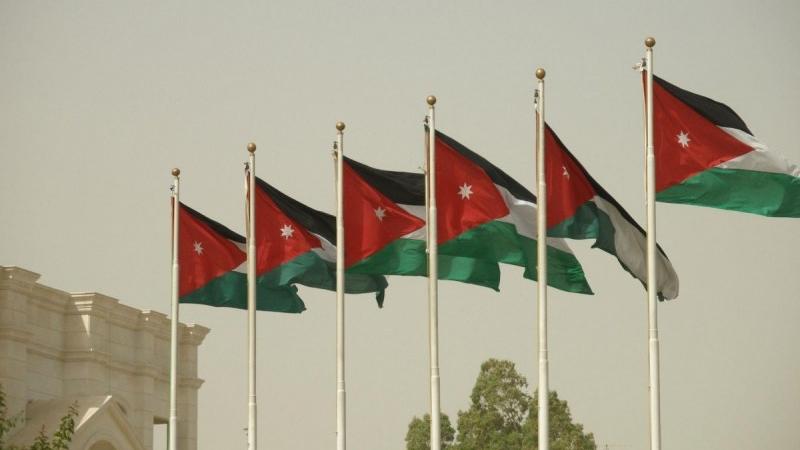 في يومه الوطني  ..  تعرف على رمزية العلم ودلالات الرايات الأردنية
