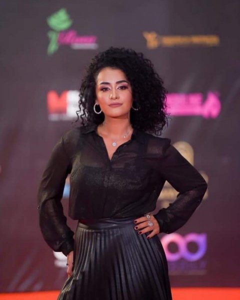 بالصور  ..  بعد رحيل والدتها  ..  نانسي صلاح تعلن وفاة شقيقتها الكبرى