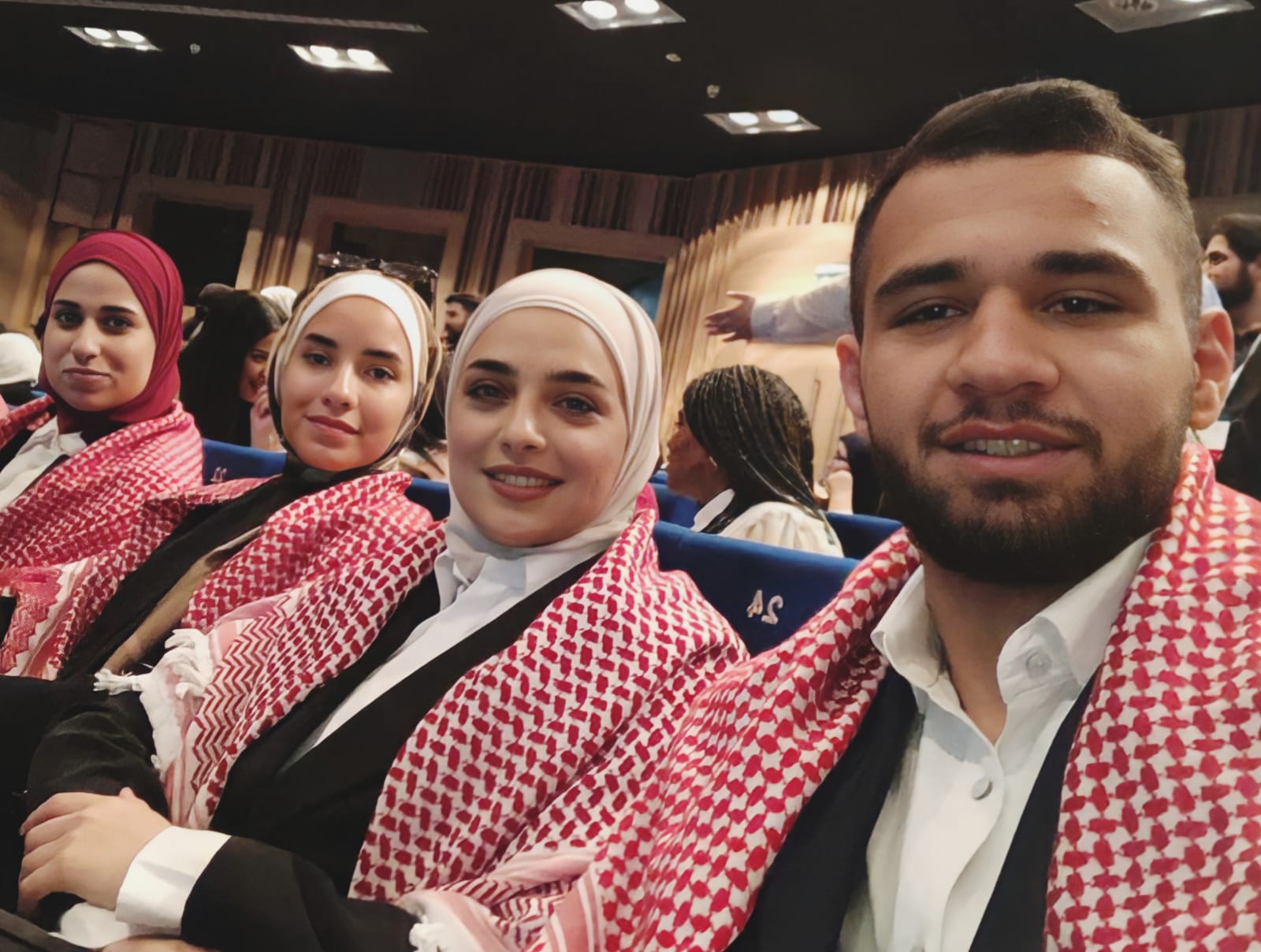 فريق “الشرق الأوسط” إلى تركيا للمشاركة في البطولة الدولية للمناظرات