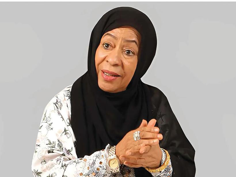 وفاة الفنانة الإماراتية رزيقة الطارش عن 71 عامًا
