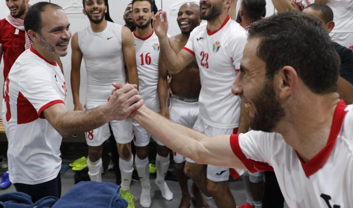الأمير علي يُعلق على استضافة الملك لعامل الوطن و يؤكد أن النشامى لايهابون أحداً 