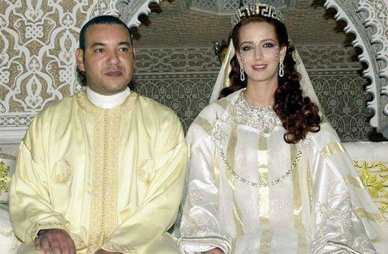رسميا ..  ملك المغرب يطلق زوجته