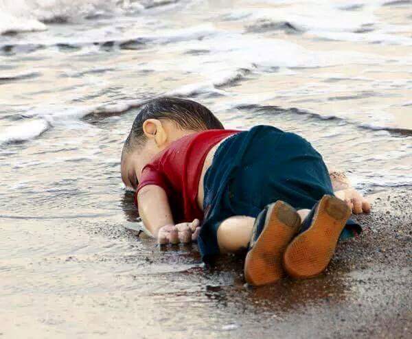 صورة الطفل السوري الغريق التي أثارت العالم