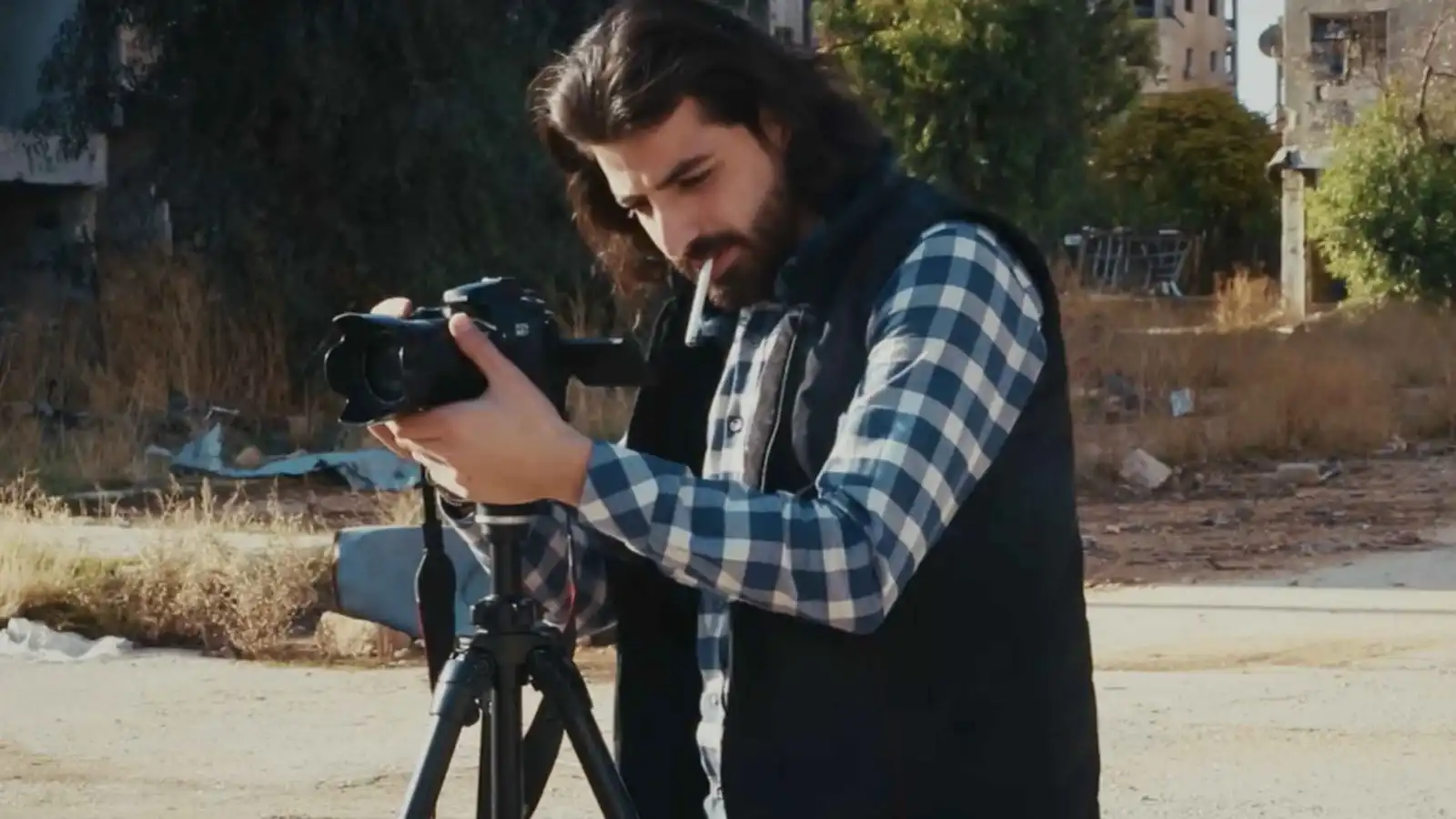 "عصافير الحرب" ..  قصة عشق بين لبنانية وسوري على وقع الانفجارات 