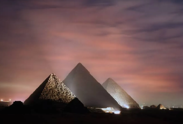 زلزال مصر يحيي لغزاً قديماً ..  كيف نجا الهرم الأكبر من أقوى الهزات؟