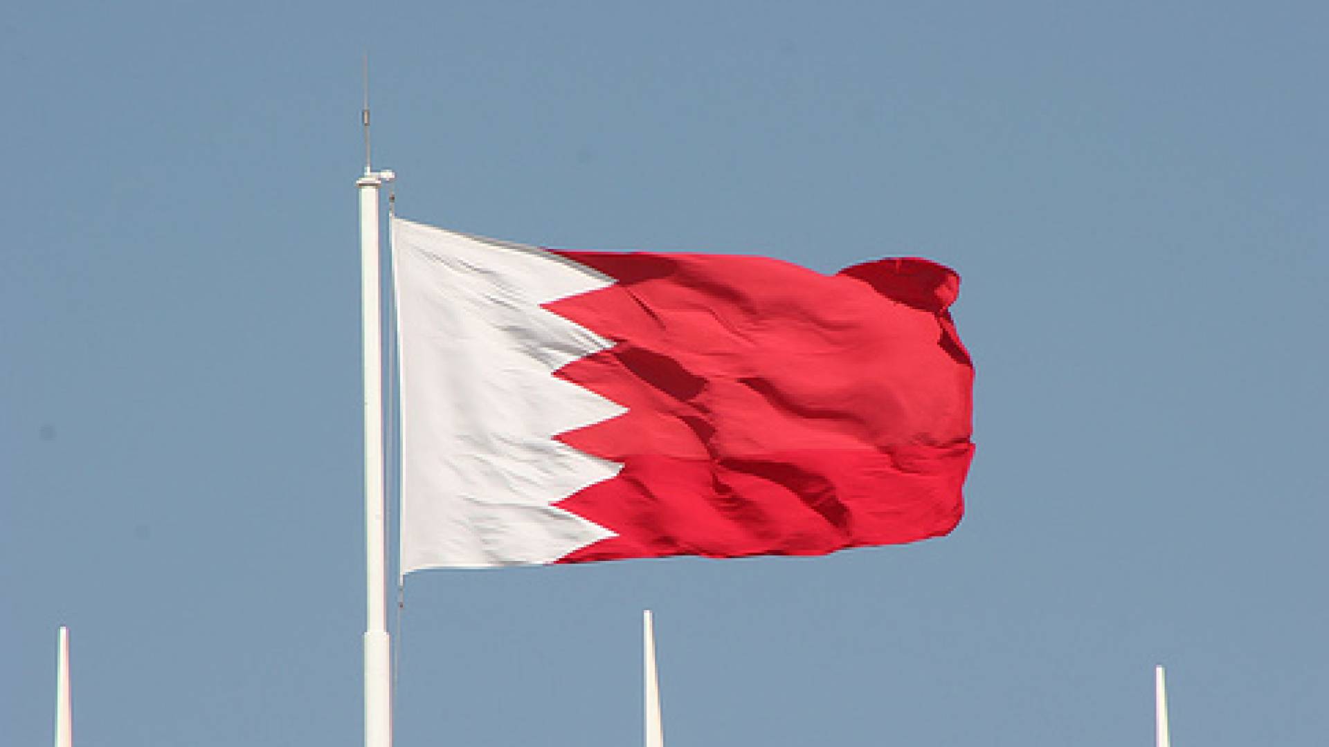 البحرين تعلن اعتراض 12 هدفا معاديا خلال 24 ساعة ..  وتكشف حصيلة "الاعتداءات الإيرانية"