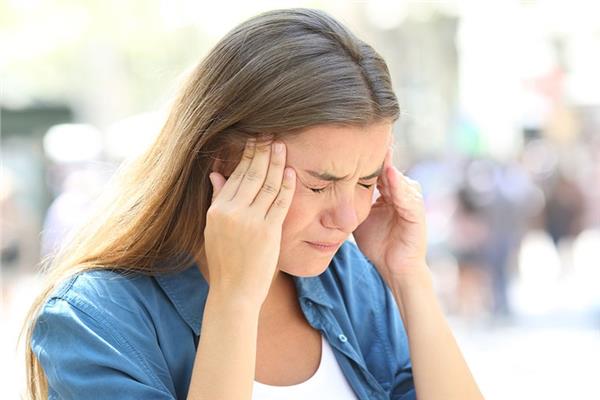 خبير تغذية يقدم نصائح تساعدك في التخلص من الصداع أثناء الصيام