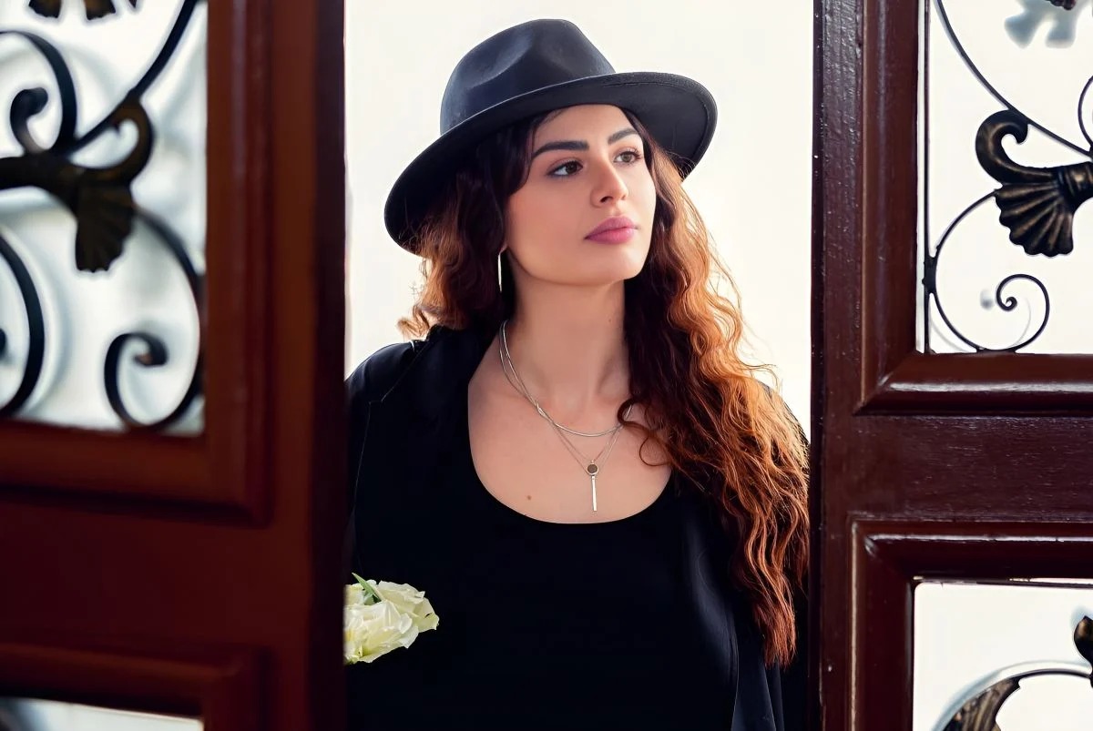 هنادي مهنا بظهور أول بعد إعلان الطلاق في كواليس مسرحية "خيال مريض"