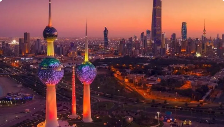 الكويت تبدأ أولى عمليات قطع الكهرباء في 2025
