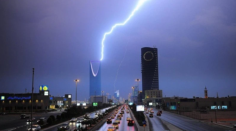 طقس الخليج: حار بالسعودية والكويت والبحرين ..  غائم بالإمارات وضبابى فى قطر