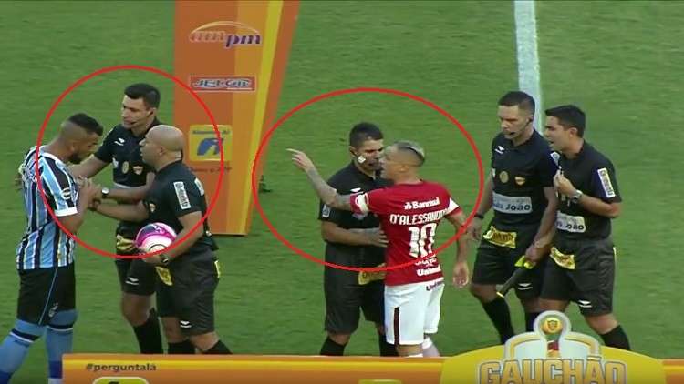 بالفيديو .. الحكام يمنعون شجارا بين قائدي فريقين قبل بداية المباراة