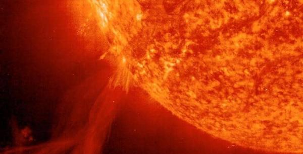 رصد انفجار "نجمي" أقوى 20 مرة من الانفجار الشمسي