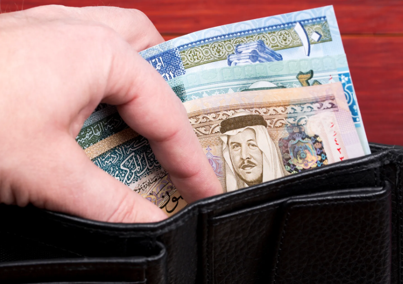 قرض بقيمة 1600 دينار وفوائده 920 ديناراً ..  شكوى مواطن تثير التساؤلات