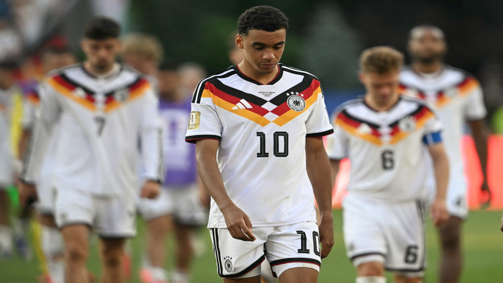 ميرتس يدافع عن المنتخب الالماني بعد الخروج الصادم من المونديال