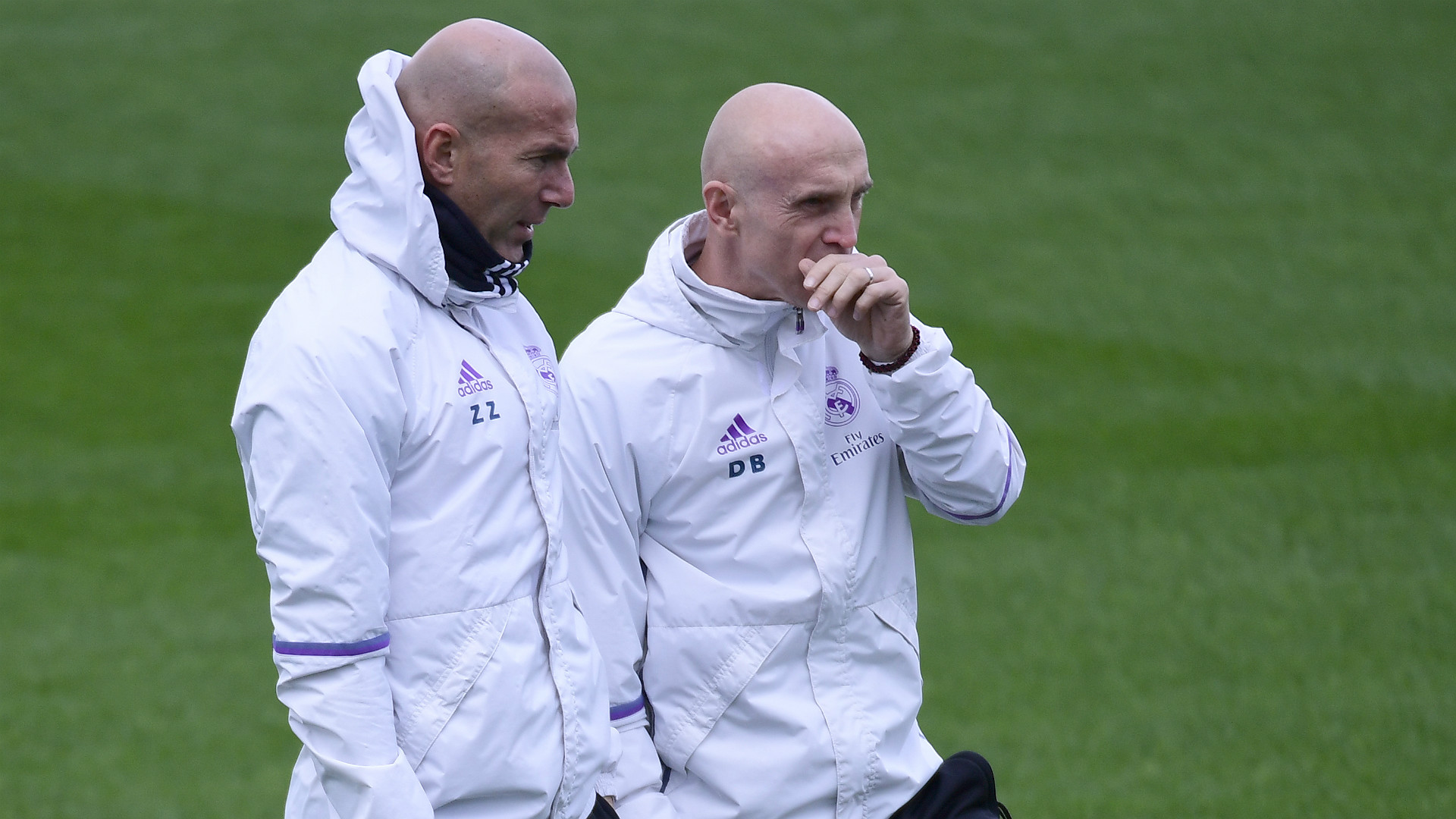 دافيد بيتوني يقود ريال مدريد أمام ألافيس بعد إصابة زيدان بكورونا