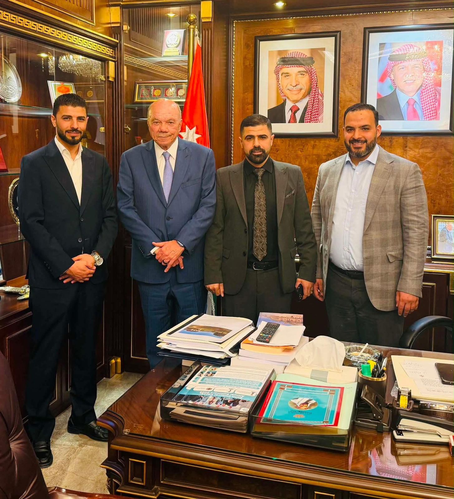 الفايز يتنازل عن القضية بحق الناشط معاذ عوض