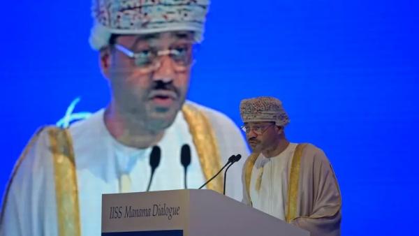 سلطنة عمان: لا نؤيد فرض رسوم على العبور من مضيق هرمز