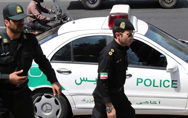 وكالة "تسنيم" الإيرانية: اعتقال 4 أشخاص بعد اكتشاف ورشة لتصنيع المسيّرات والطائرات الدقيقة في أصفهان