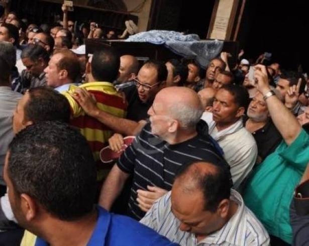 نجم مصري شهير حضر جنازته حياً  ..  وزغردت لأجله فنانة شهيرة! (صورة)