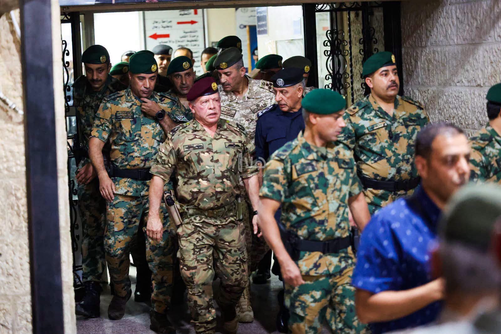 الملك يصل إلى الكرك ويزور مصابي حادثة كنيسة حمود