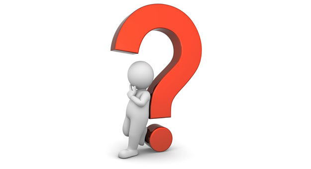 مسؤول من المستوى الرفيع يصدم مركبة على دوار الرابية