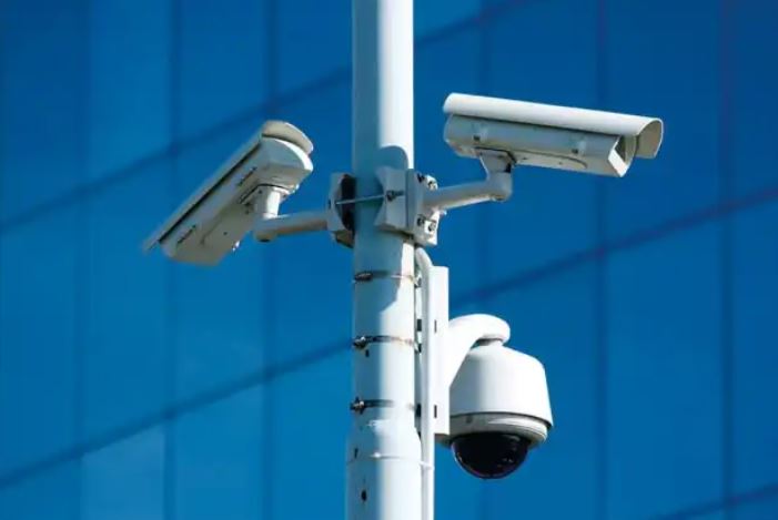 البيئة: تركيب 300 كاميرا لتسجيل ورصد الإلقاء العشوائي للنفايات