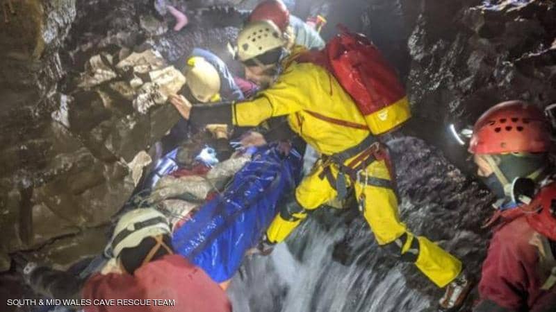 240 شخصا لإنقاذ شخص حوصر داخل كهف عميق